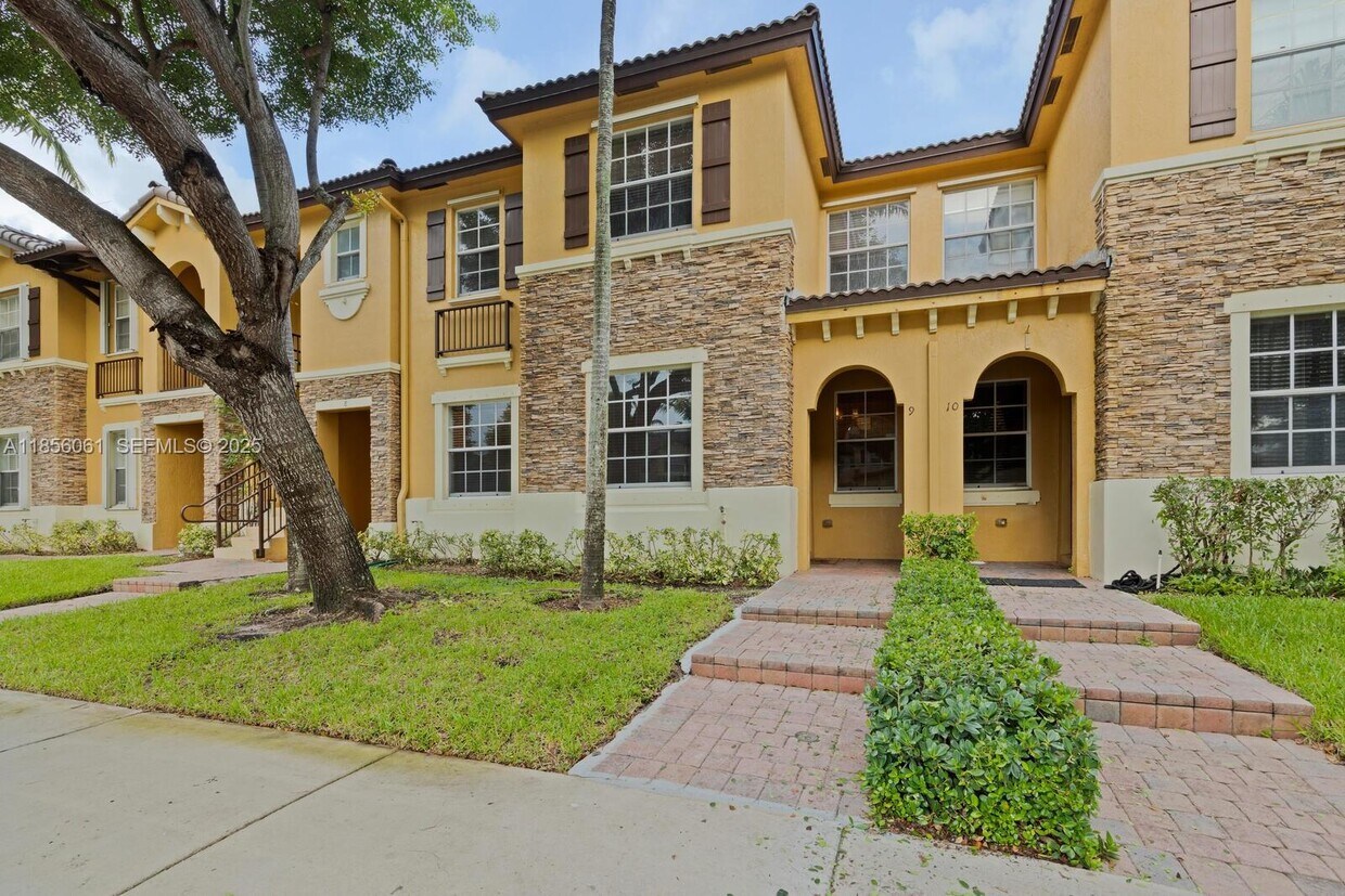 Foto principal - 9219 SW 227th St