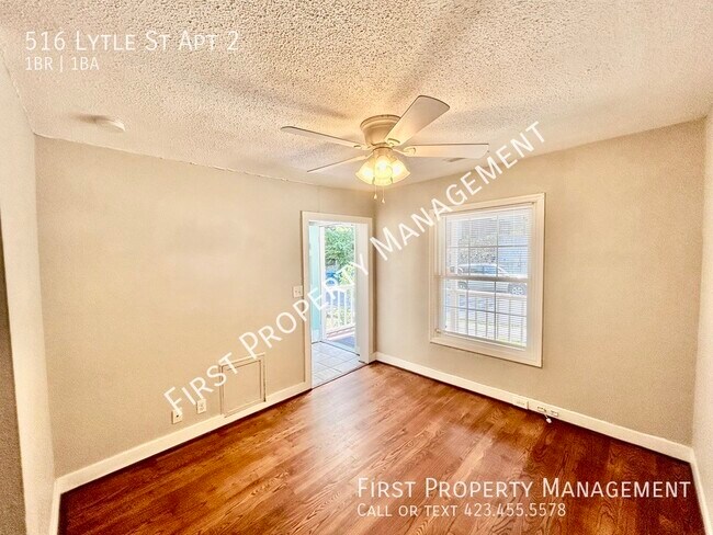 Building Photo - 516 Lytle St