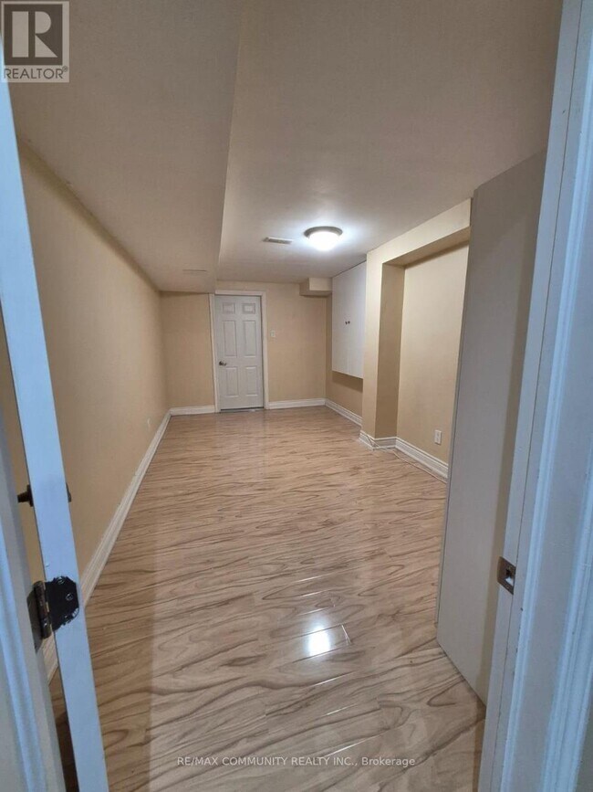 Building Photo - 63 Beverton Crescent