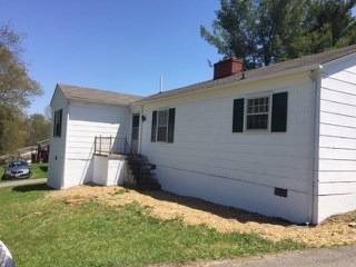 Building Photo - Radford, 2 BR / 1 BA, Available mid June