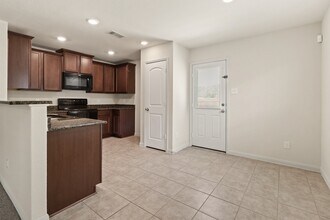 Building Photo - 27104 Leonardo Dr