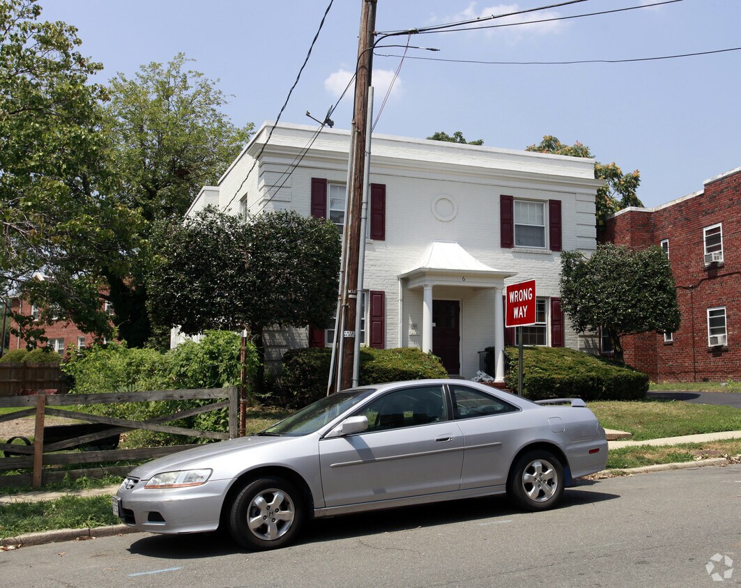 Foto del edificio - 6 Sunset Dr