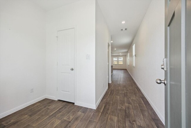 Building Photo - 220 Tributary Way