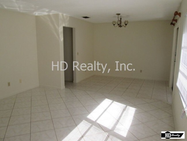 Building Photo - 626 Sherwood Dr