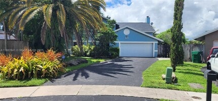 Building Photo - 4871 SW 103rd Ave