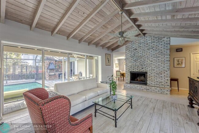 Foto del edificio - 2220 NE 32nd St