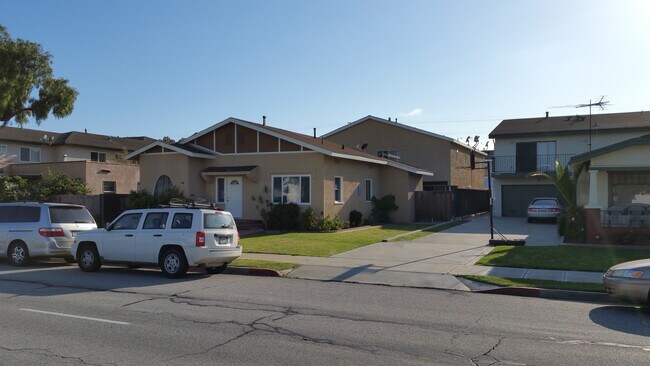 Apt “A”is upstairs in the rear building - 2305 Cabrillo Ave