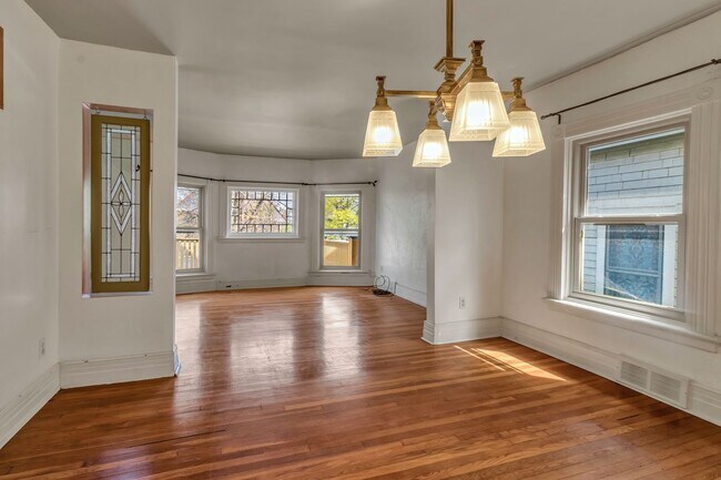 Building Photo - 589 Breckenridge St