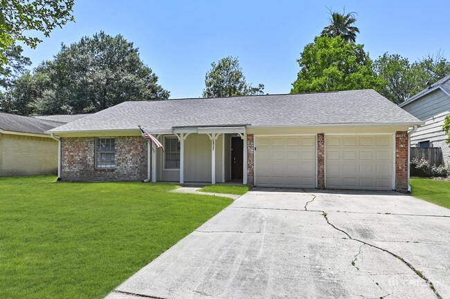 Building Photo - 18927 Jodywood Dr