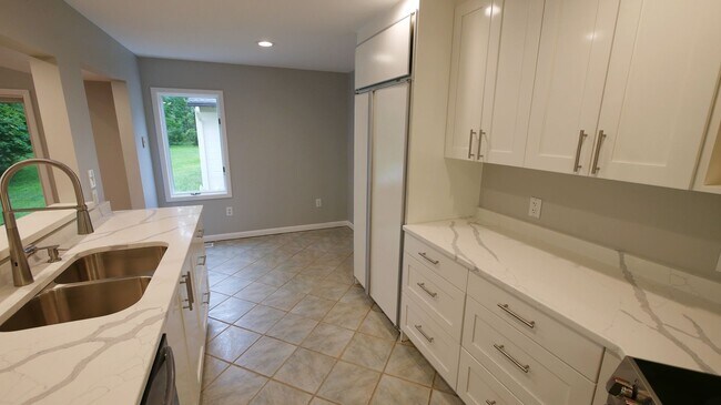 Building Photo - Beautiful Mid Century Modern 2 Story (plus...