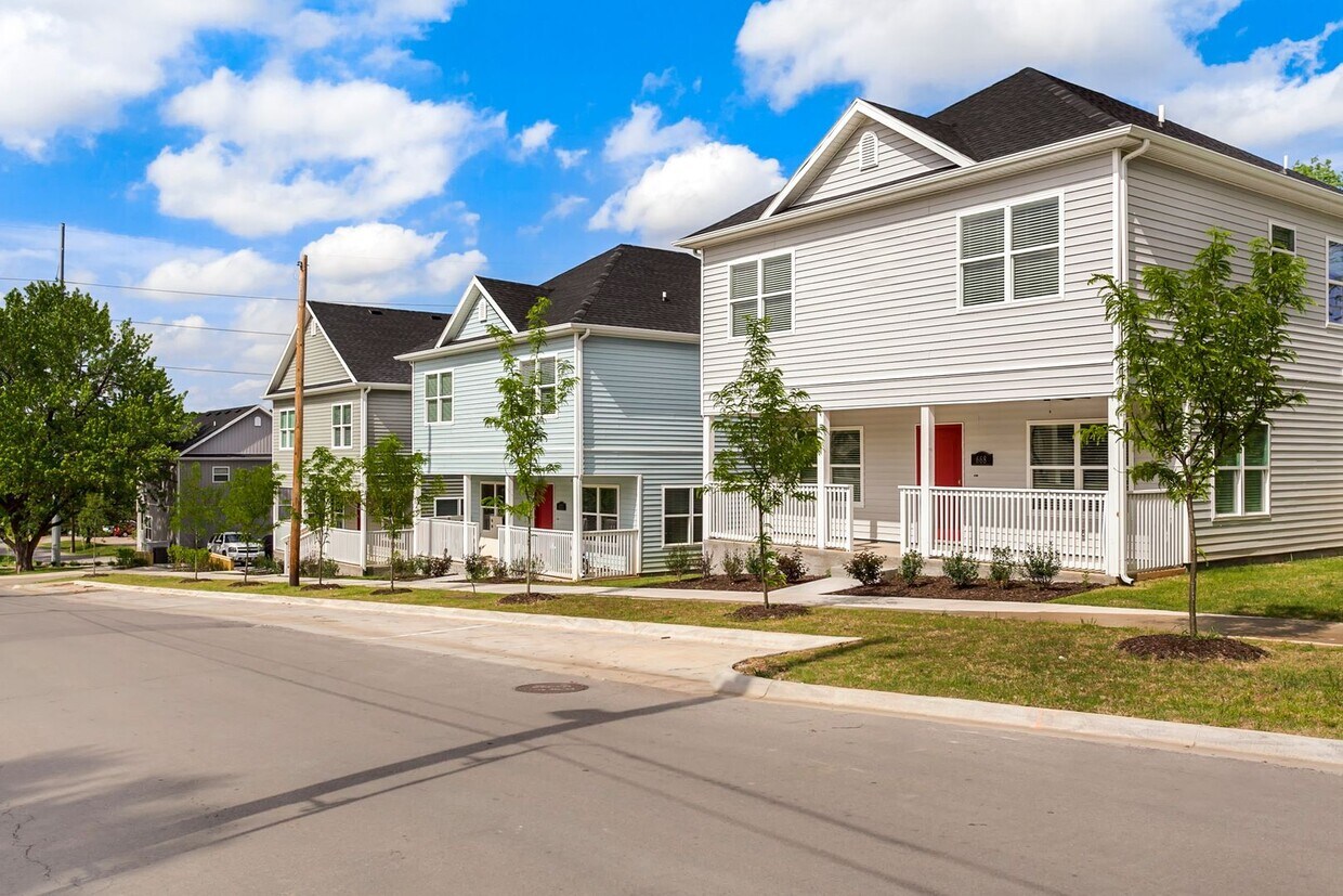 Foto principal - 668 Whitham Ave