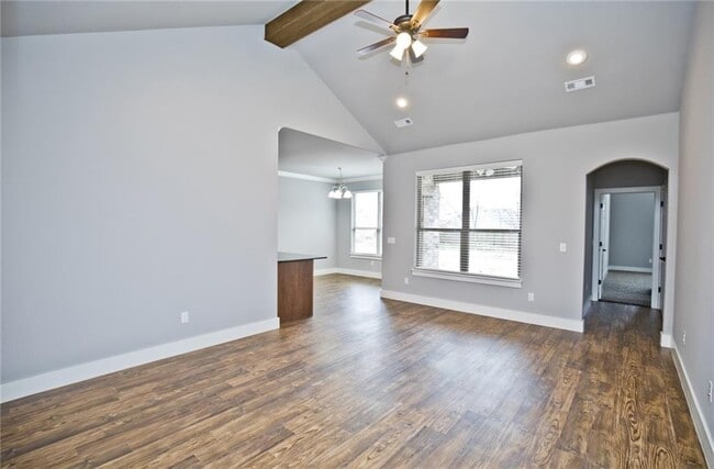 Building Photo - 204 Alder St