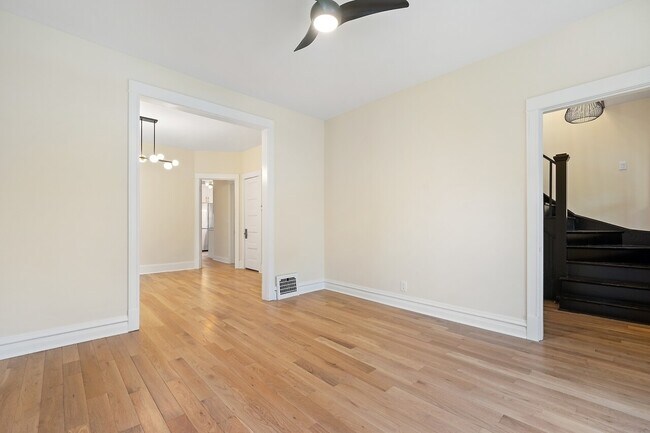 Foto del edificio - 3902 N St Louis Ave
