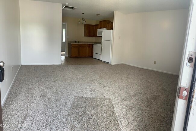 Building Photo - 1935 Countrywood Blvd