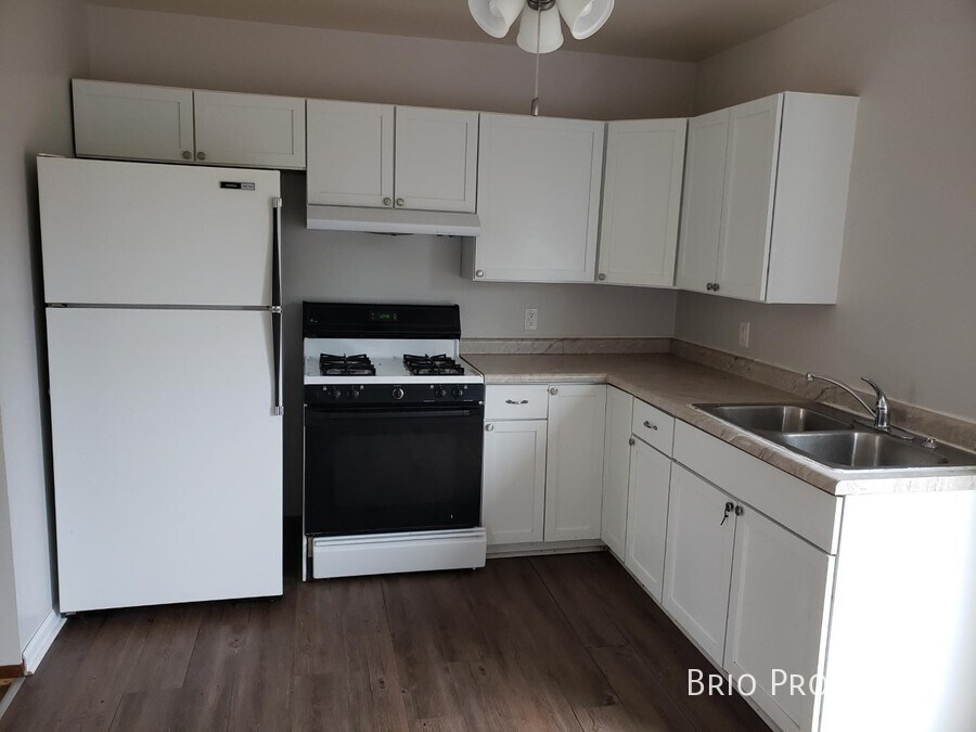 Foto principal - 6215 72nd St