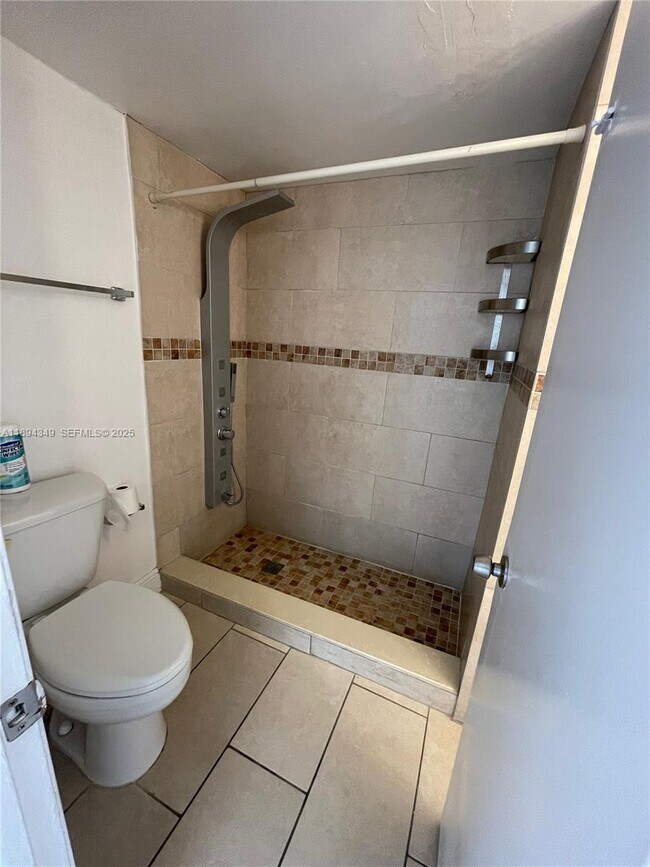 Foto del edificio - 4721 NW 7th St