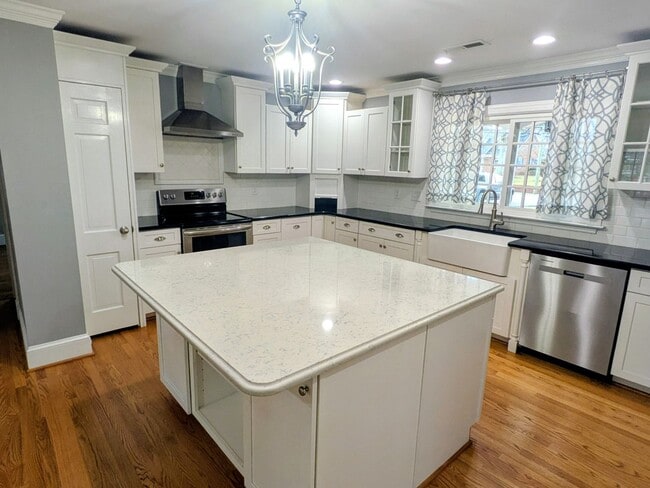 Building Photo - 524 W Mountain St