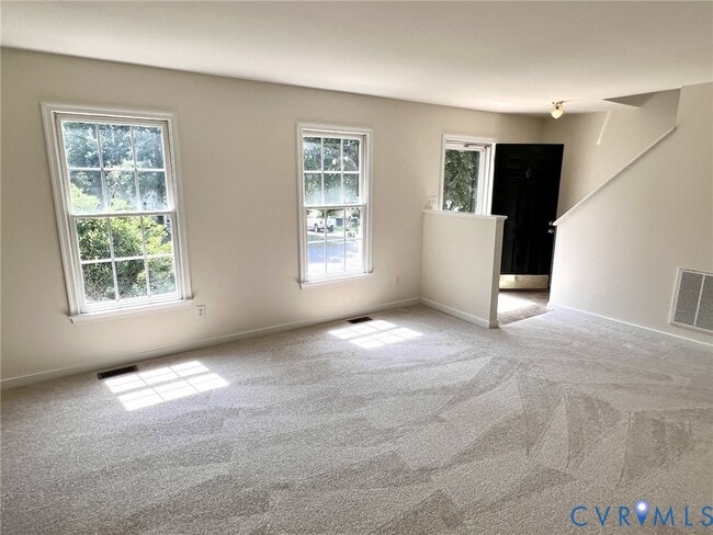 Foto del edificio - 5633 Lake Sharon Dr