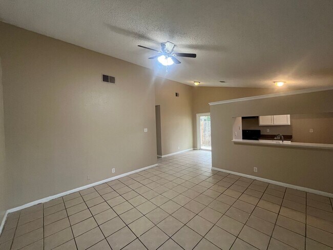 Building Photo - 5105 Meadow Cove