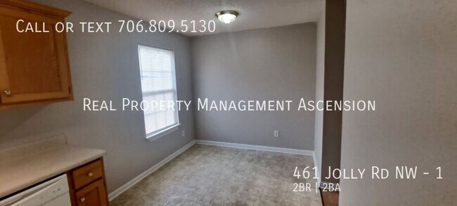 Foto del edificio - 461 Jolly Rd NW