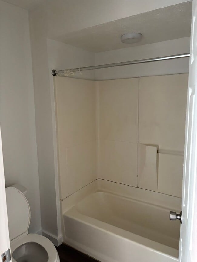Building Photo - Studio Apartment for Rent