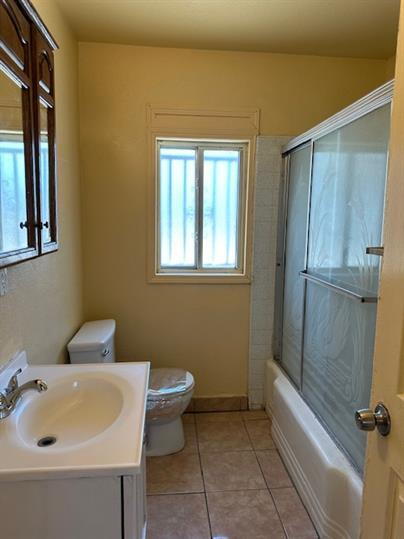 Foto del edificio - Comfortable 3-Bedroom Rental with Central A/C & Stylish Laminate Flooring