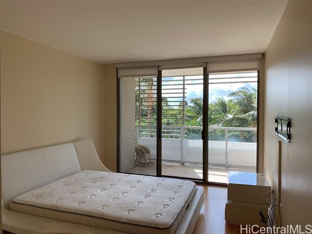 Building Photo - 1551 Ala Wai Blvd