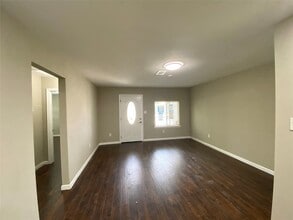 Building Photo - 4411 Buena Vista St