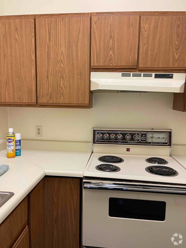 Apartments for rent in Rutland VT with Hardwood Floors 3 Rentals