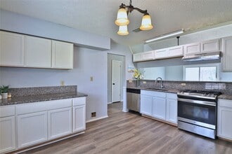 Building Photo - 2706 S Brompton Dr