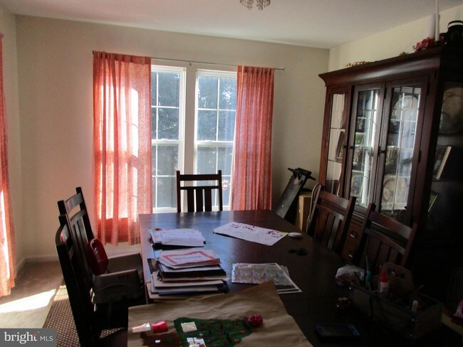 Foto del edificio - 2032 Knotty Pine Dr