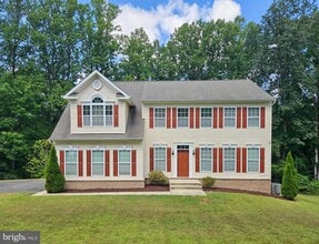 Building Photo - 8401 Hollow Tree Ln
