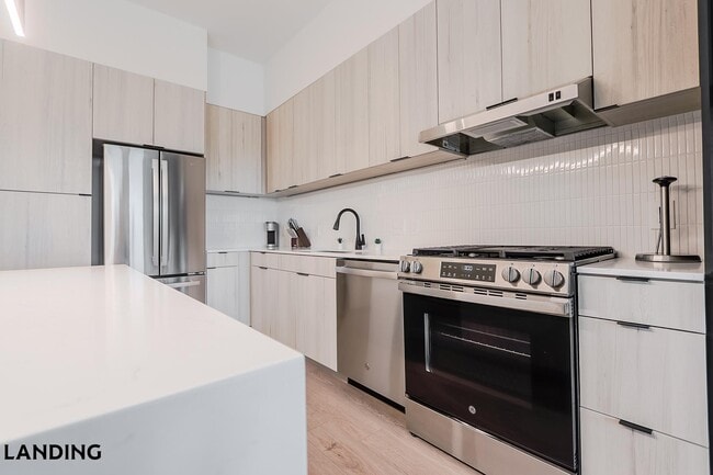 Foto del edificio - 2623 Keene St