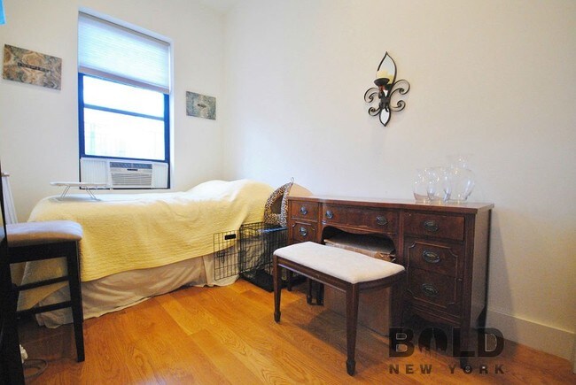Building Photo - 150 W 84th St