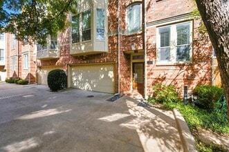 Building Photo - 4330 Holland Ave