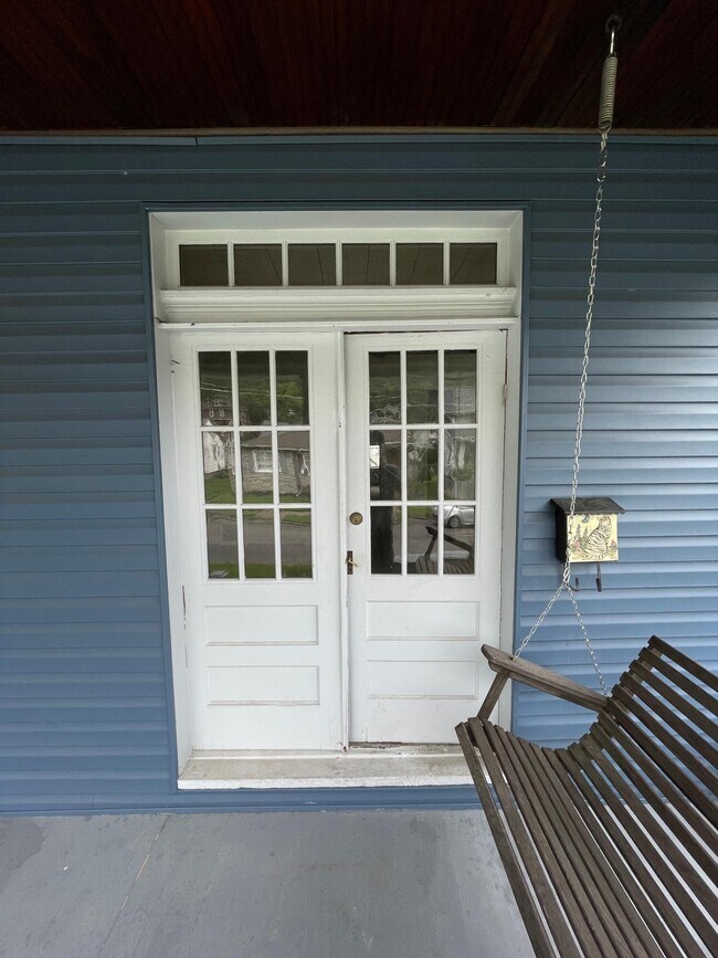 Building Photo - 151 Elm St