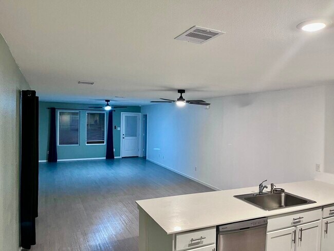 Building Photo - 21126 Trivento Dr