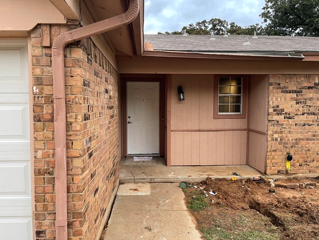 Building Photo - 1112 Autumn Oak Dr