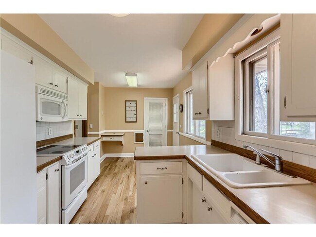 Foto del edificio - Spacious single-family home *3Bd*3Bath in New Hope Avail June 1