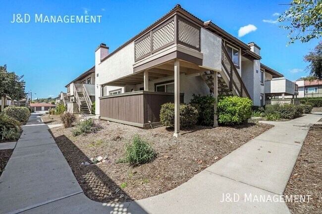 Foto del edificio - Santee Condo 3 bedroom Upstairs Unit.