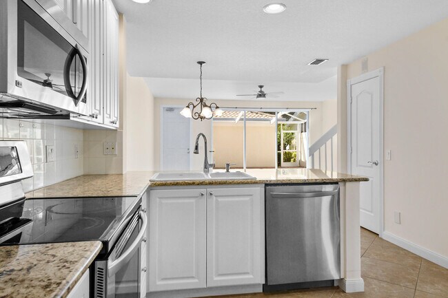 Building Photo - 1836 Jeaga Dr