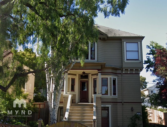 Building Photo - 633 Carolina St