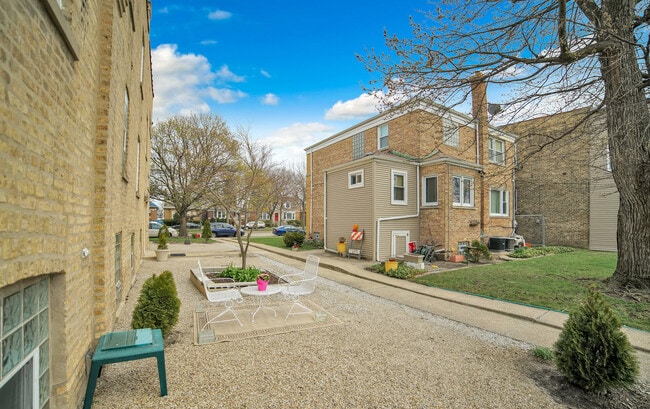 Building Photo - 3036 N Kolmar Ave