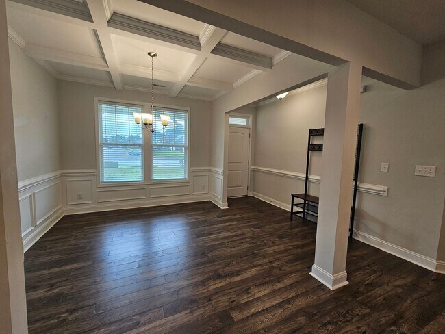Foto del edificio - NEW LISTING!!!!!