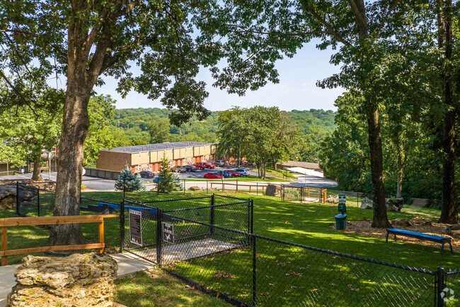 Dog Park - Kirkwood Bluffs Apartments