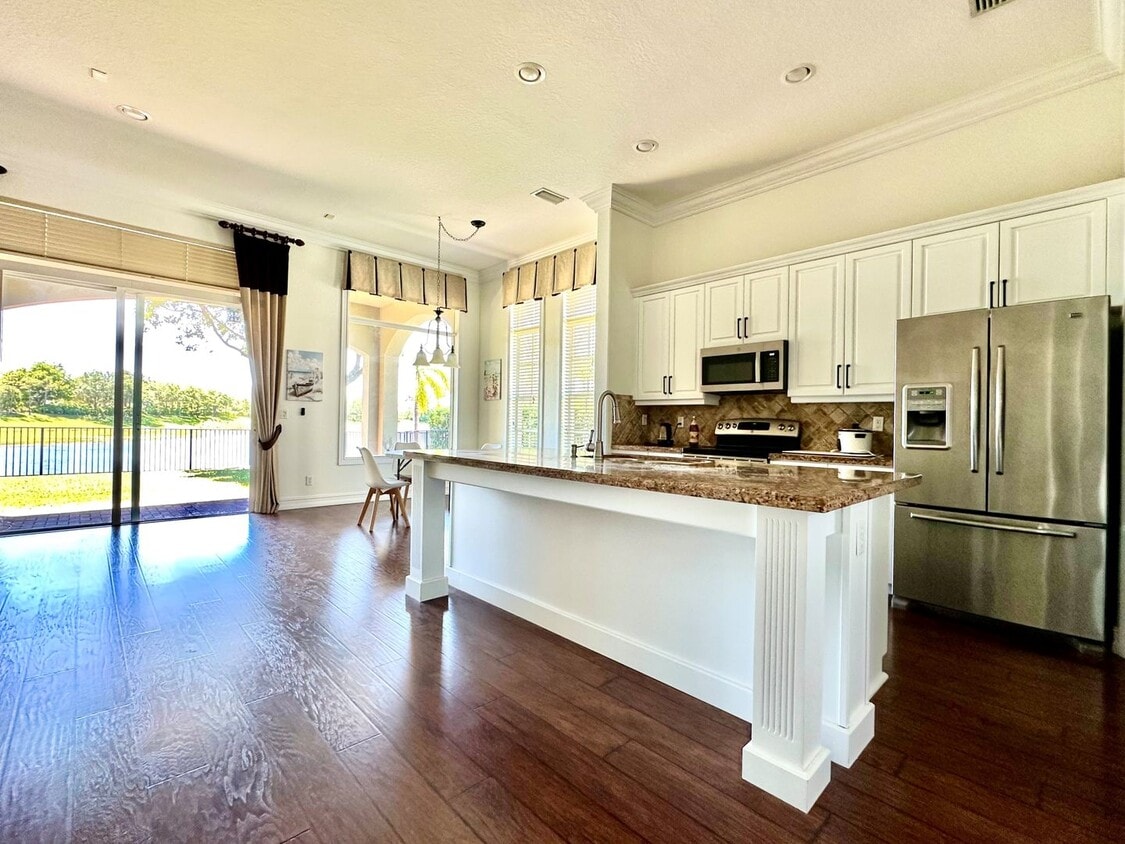 GORGEOUS 3 BEDROOM 2 BATH HOME IN PARKLAND - GORGEOUS 3 BEDROOM 2 BATH HOME IN PARKLAND