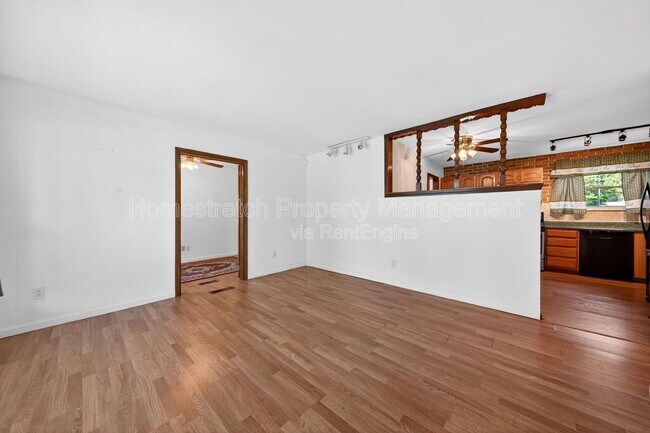 Foto del edificio - 1459 Redman Blvd