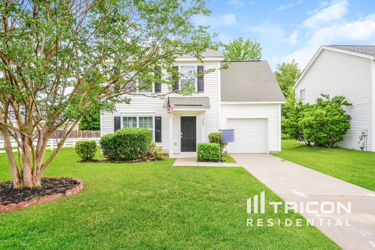 Foto principal - 200 E Lake Trail