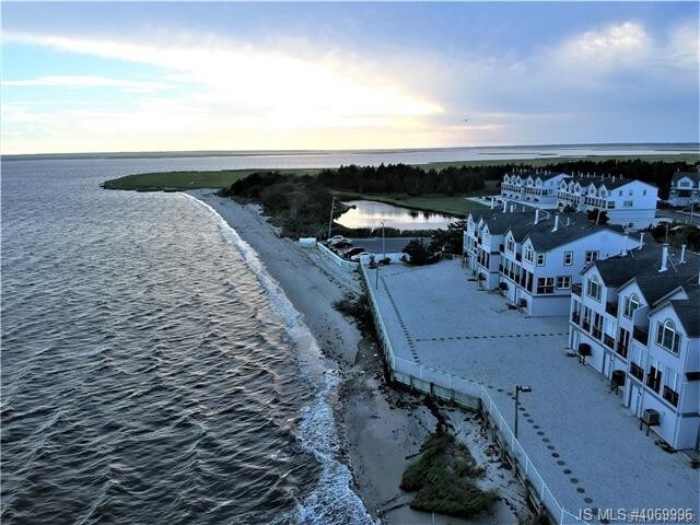 Building Photo - 108 Mariners Point W