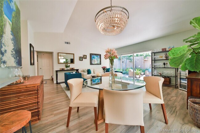 Foto del edificio - 3076 Gifford Ln